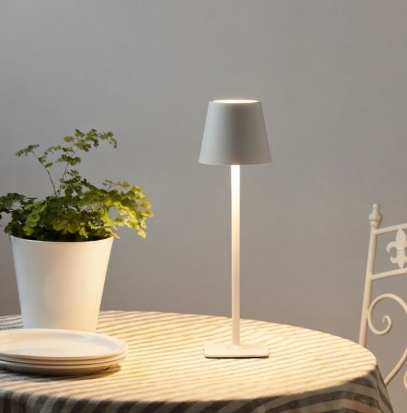 ACK MASA LAMBASI MAT GÜMÜŞ CCT 2000mAH