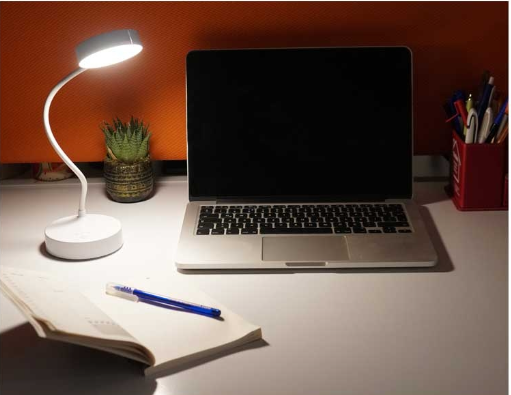 ACK ŞARJLI DOKUNMATİK DİMLİ BEYAZ GÖVDE LED MASA L