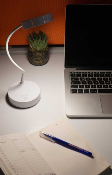 ACK ŞARJLI DOKUNMATİK DİMLİ BEYAZ GÖVDE LED MASA L